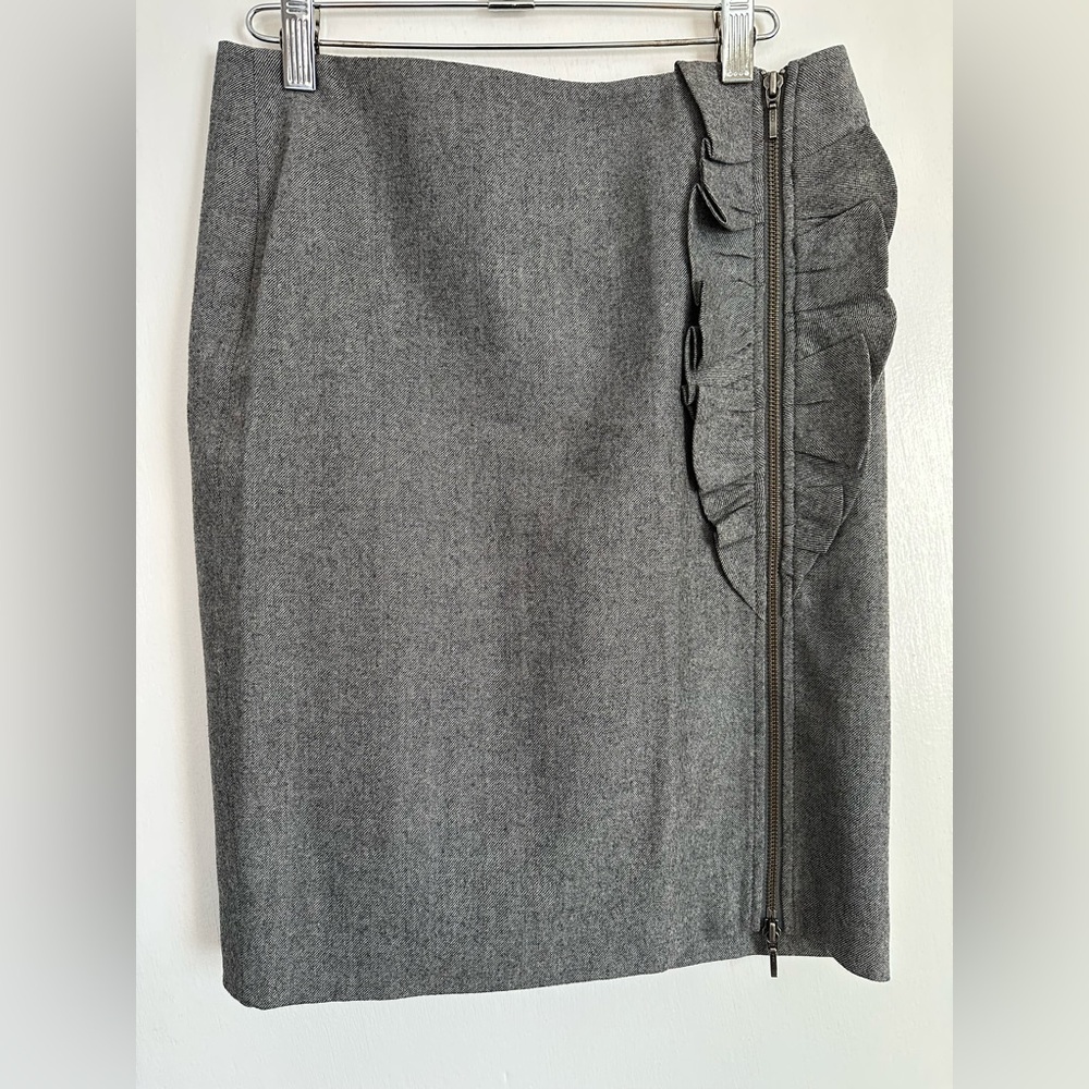Banana Republic wool skirt with ruffle detail size 4
